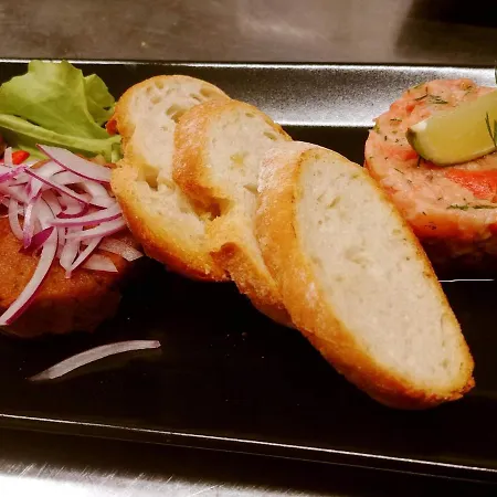 Helios بيت ضيافة 4*